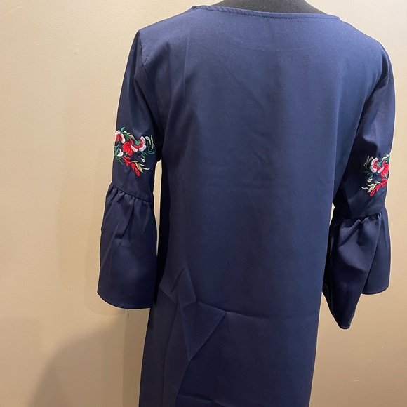 Florens Bell Sleeve Embroidered Tunic Dress - NWOT - Navy - Small - Picture 5 of 6